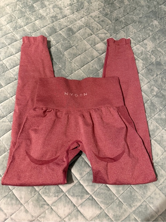 NVGTN Pants - NVGTN Burgundy Seamless Leggings - size XS
